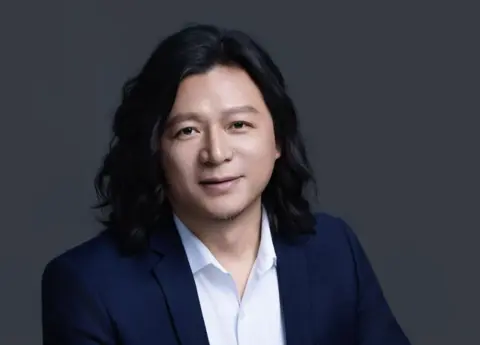 倪华良 创始人/CEO 复旦大学电子工程